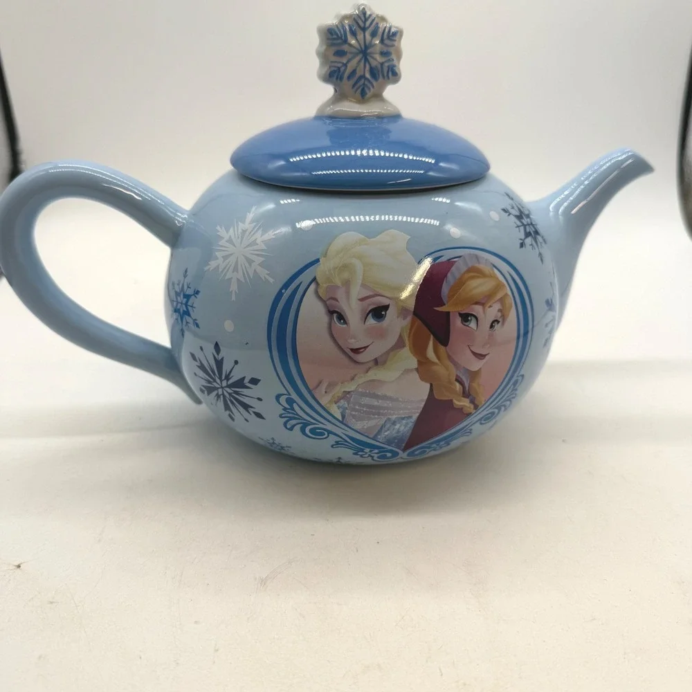 Disney Frozen Elsa Anna Ceramic Teapot Blue Snowflake Lid Movie Collectible